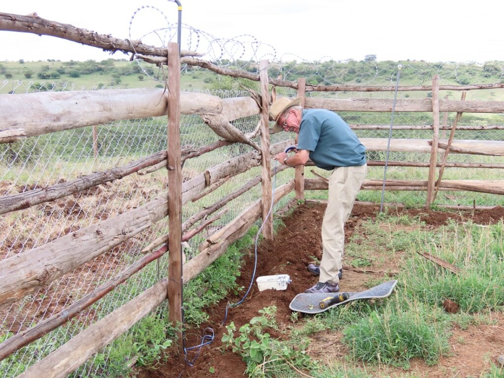 David Mascall installing the lights Elvira Wolfer sponsored, after a girl was killed by a lioness in Emakoko under really sad and accidental circumstances and some Maassai lost their livestock to predators. 