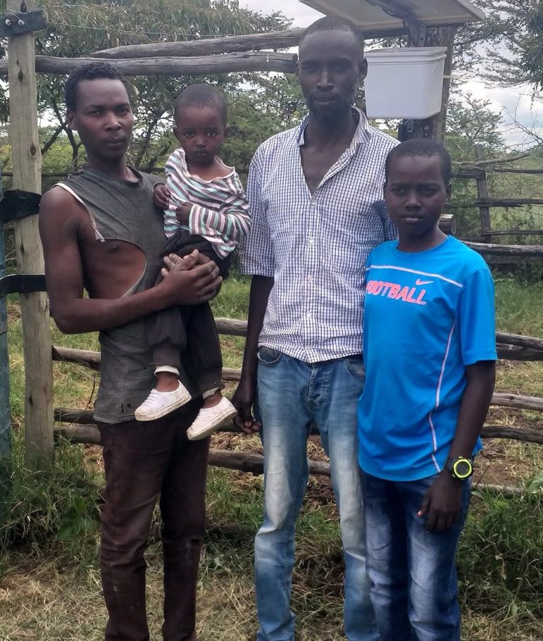 © Bee Lingg - Mary and Riam Kasikwa had met David the previous day and told him about their losses of livestock. The next day he was back installing lights around their small paddock