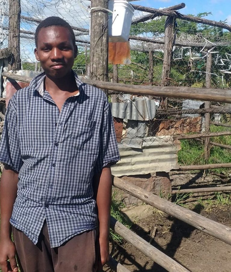 © Bee Lingg - Mary and Riam Kasikwa had met David the previous day and told him about their losses of livestock. The next day he was back installing lights around their small paddock