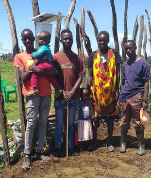 © David Mascall - Felix Nabaala, his wife Doris and his two brothers 